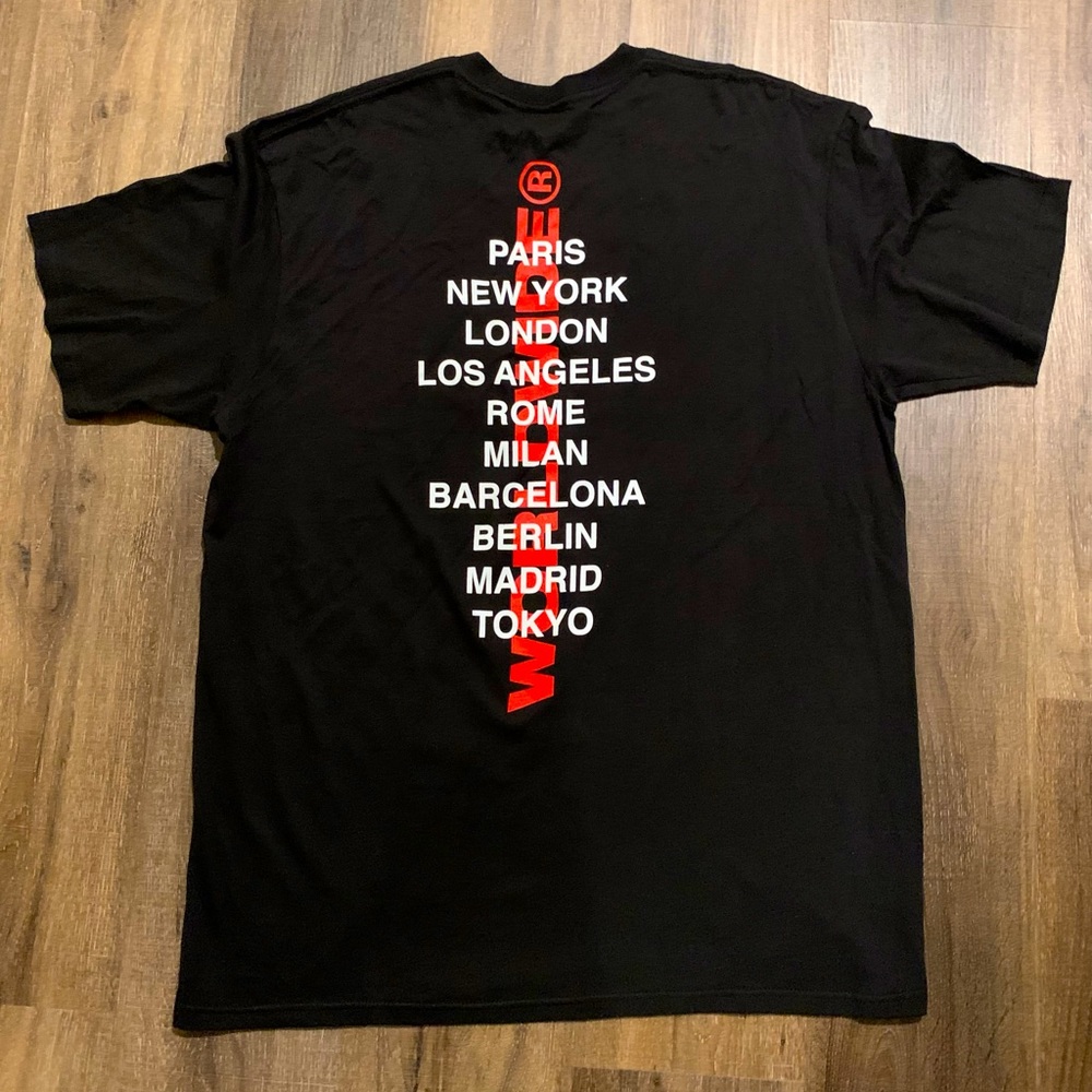 NWOT FashionNova WorldWide T-shirt